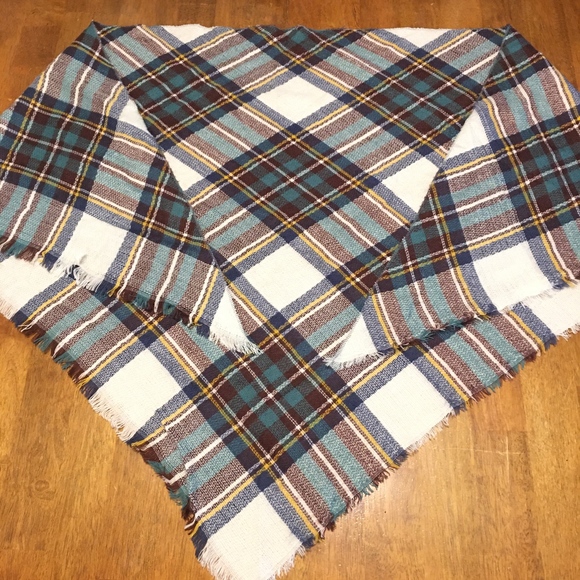 NWT Plaid Blanket Scarf Wrap - Picture 3 of 7